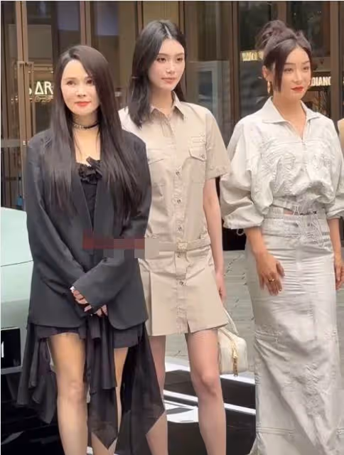 伊能靜帶女兒游泳被偶遇,近照圓潤駝背明顯,生圖精修差別大