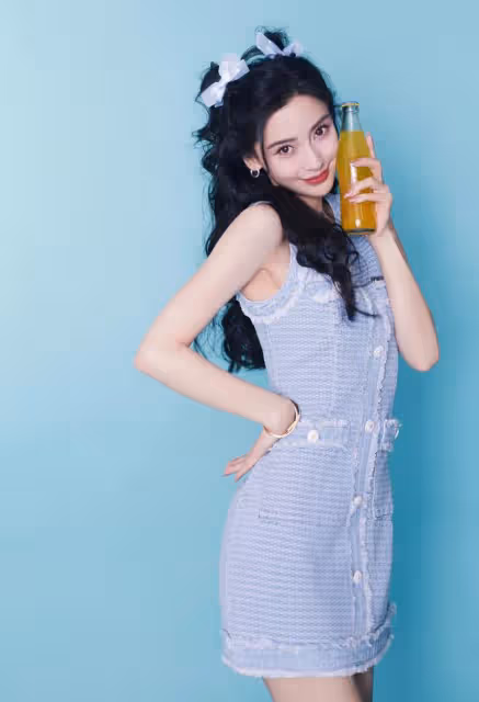 34歲baby曬巴黎度假美照,罕穿比基尼秀身材,全身零贅肉好養眼