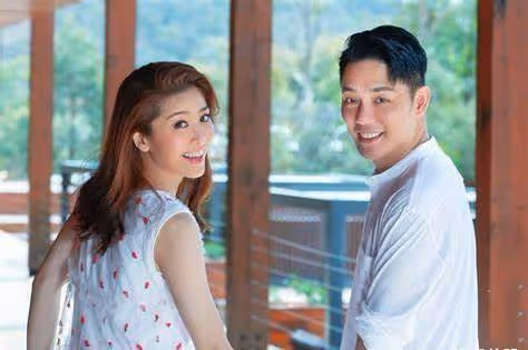 「諜戰一哥」傅程鵬,捨棄16年糟糠之妻,凈身出戶娶小6歲美模!