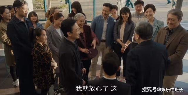 《追光的日子》用一個承諾,換回一套教學器材,校長不愧是老狐狸!