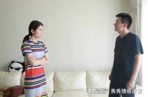 故事:月薪三千鳳凰男逼我AA制,弟弟結婚卻要我拿錢:你也出一半