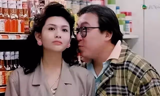 香港知名女星近況曝光,樣貌顯老身材顯胖,被指大媽味濃