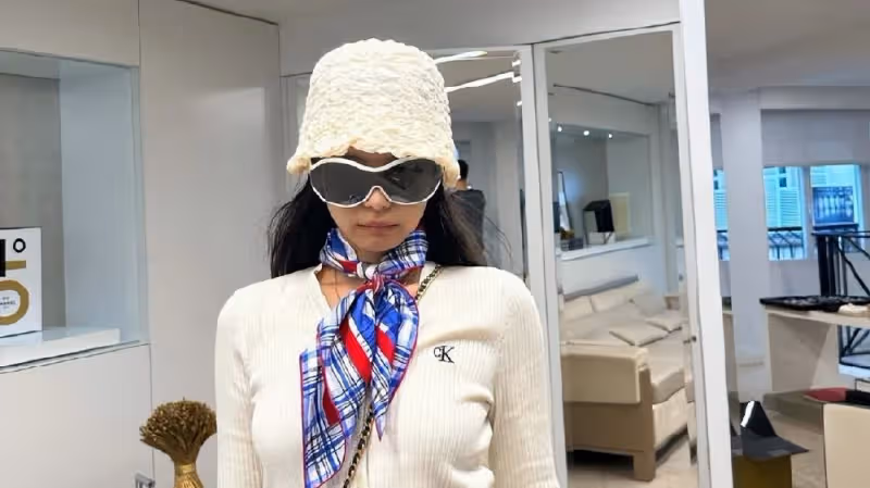 Jennie曬出「約會同款穿搭」，是網友過度關注，還是她太呆萌可愛