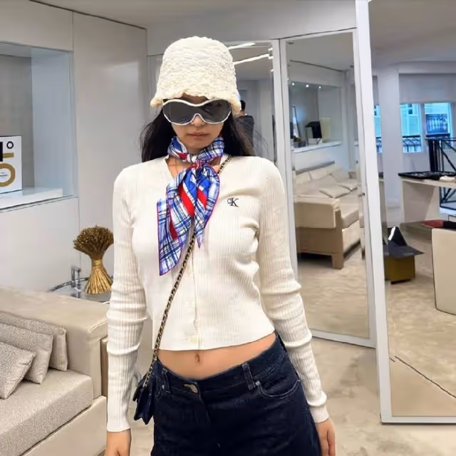 Jennie曬出「約會同款穿搭」,是網友過度關注,還是她太呆萌可愛