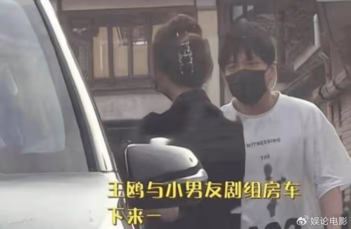 何九華疑似劈腿,深夜會素人女生長達五個小時,然後回王鷗豪宅
