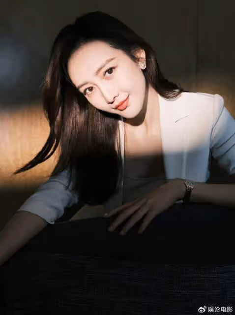 何九華疑似劈腿,深夜會素人女生長達五個小時,然後回王鷗豪宅
