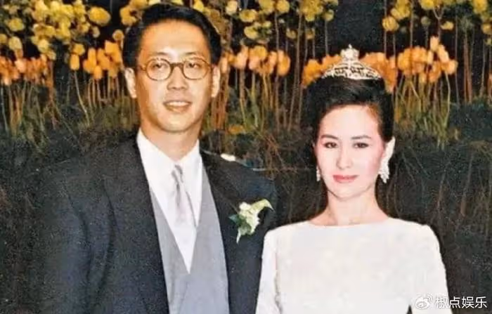 61歲何超瓊新戀情曝光！對方居然是陳百強表弟，還是沒放下舊愛？