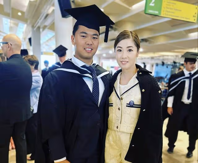 橫刀奪愛入豪門！知名港姐兒子從名校畢業，身材健碩是舉重運動員