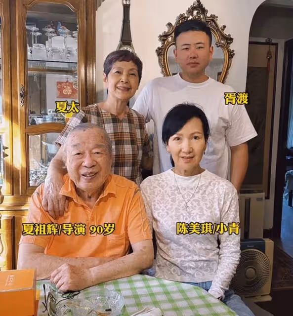 「小青」陳美琪回國！64歲氣質仍優雅出眾，長居英國陪養女讀書