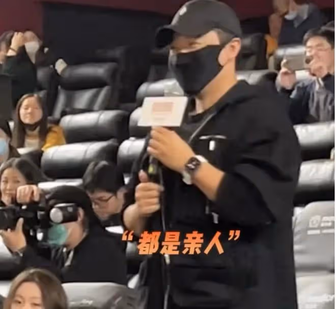 陳思誠高檔酒店被偶遇心情愉悅,身後跟四位靚妹,各個細腰長腿