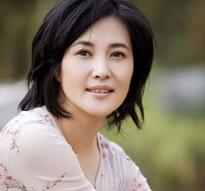 老戲骨常戎近況曝光！娶小17歲嬌妻熱衷下廚，60歲仍一身腱子肉