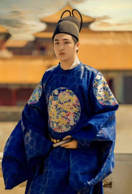 費曼反擊!被吳鎮宇調侃是公公後曬另類全家福,自稱有2個媽媽