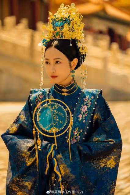 費曼反擊!被吳鎮宇調侃是公公後曬另類全家福,自稱有2個媽媽