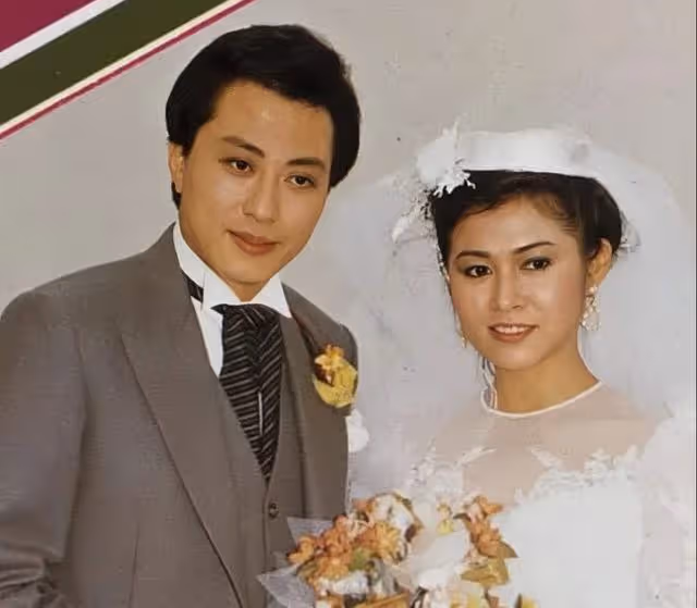 香港知名男星突然宣布復出,退圈做珠寶生意,至今未婚無兒無女