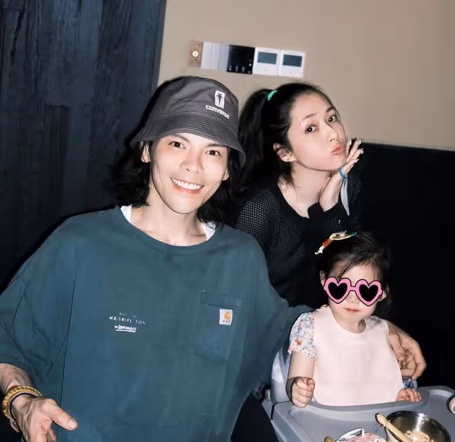向佐再曬兒子慶生照!還分享一家四口遊樂場玩耍,郭碧婷笑容少