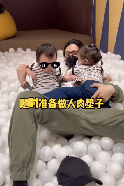 向佐再曬兒子慶生照!還分享一家四口遊樂場玩耍,郭碧婷笑容少