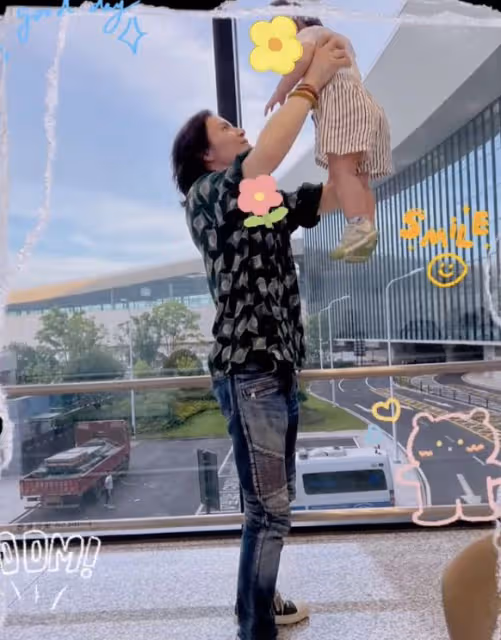 向佐再曬兒子慶生照!還分享一家四口遊樂場玩耍,郭碧婷笑容少