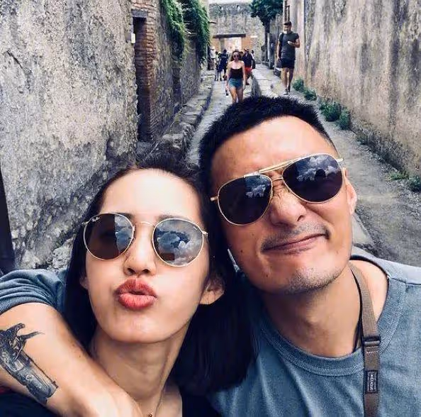 周杰倫余文樂相約打網球,41歲余文樂鬍子拉碴,模樣滄桑認不出