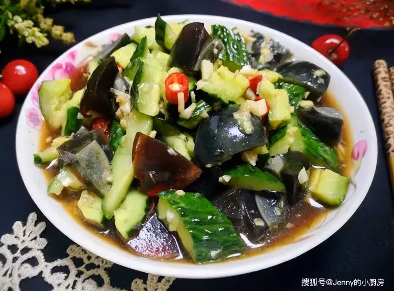 夏天太熱,試試這5道清爽開胃的涼拌菜,簡單好吃,比炒菜省事