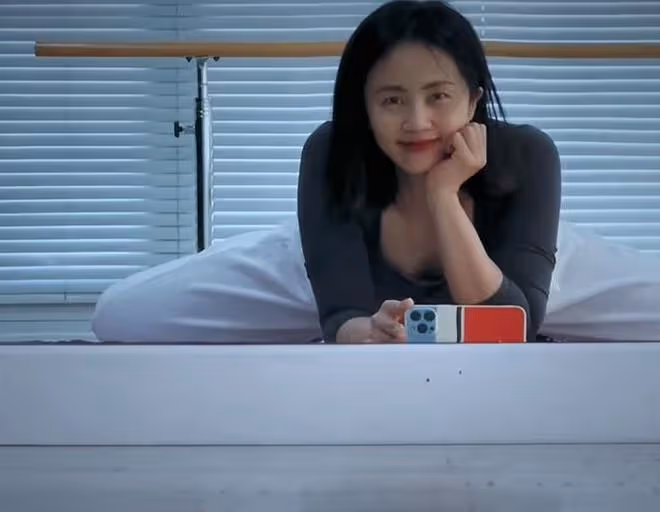 孫莉曬周末日常,再次跳舞大秀舞蹈功底,微笑時和女兒多多長超像