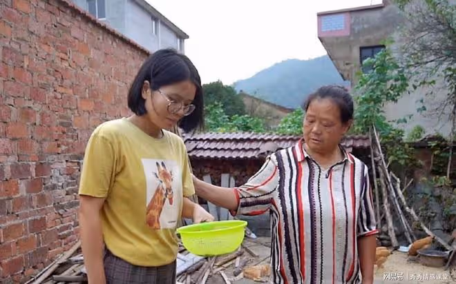 婆婆哭訴想孫子了回家吧,兒媳:退休金過萬,紅包就給200?