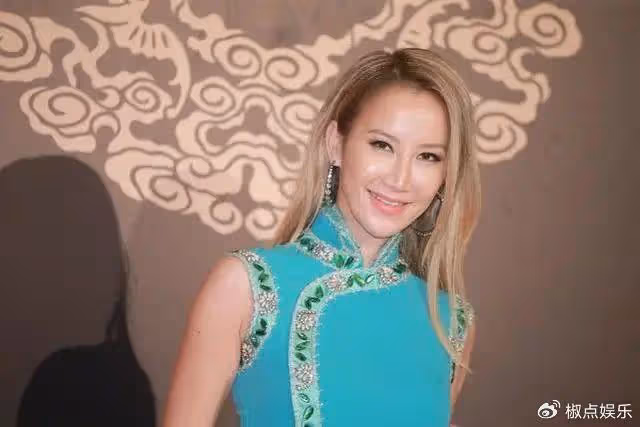 李玟頭七:老公繼女未出現,二姐口碑崩塌,僅親姐殯儀館處理後事