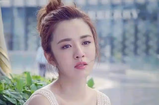 能把胡歌親到吐,把張嘉譯的嘴親到腫,「吻戲一姐」不是白叫的