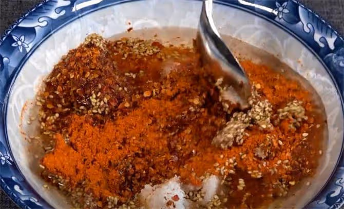 怪不得飯店的油潑辣子那麼香,原來有技巧,教你飯店不外傳的秘方