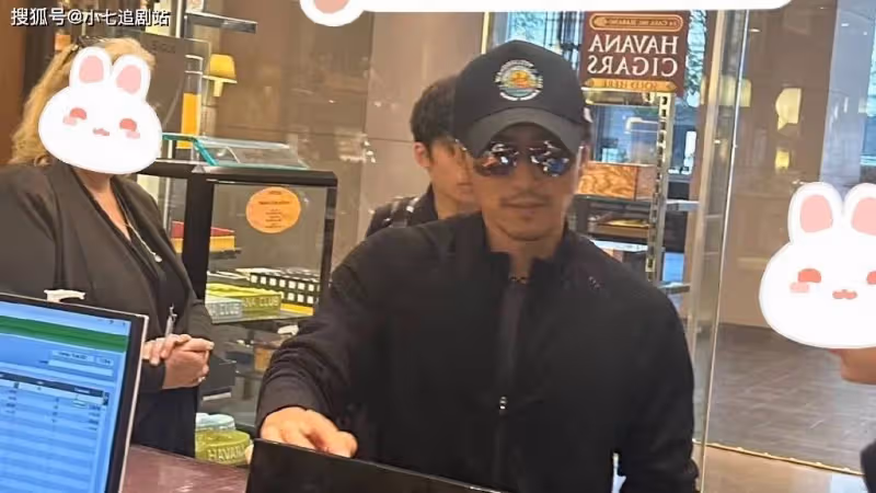 謝霆鋒帶兒子度假被偶遇,父子同框帥氣十足,粉碎不和傳聞