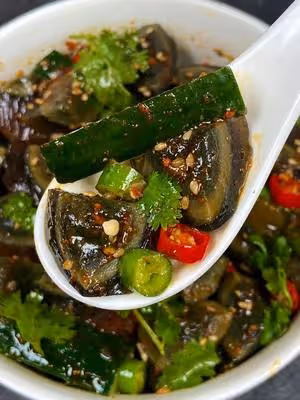 夏日開胃小涼菜「皮蛋拌黃瓜🥒」開胃減脂