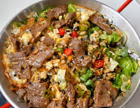 生菜牛肉拌飯