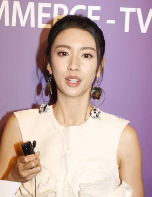 好拼!TVB視後再出招拍片賣力自薦,想當星女郎望與周星馳有合作