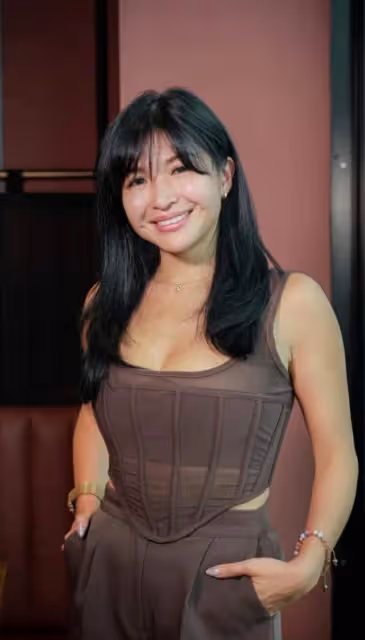 盼回巢!TVB女星離巢進駐社交平台曬豐滿上圍,網友期待回歸拍劇