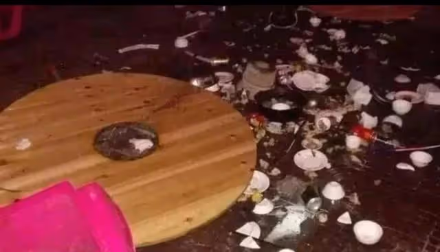 我換了大房子請客慶祝,我爸卻黑著臉掀了桌子