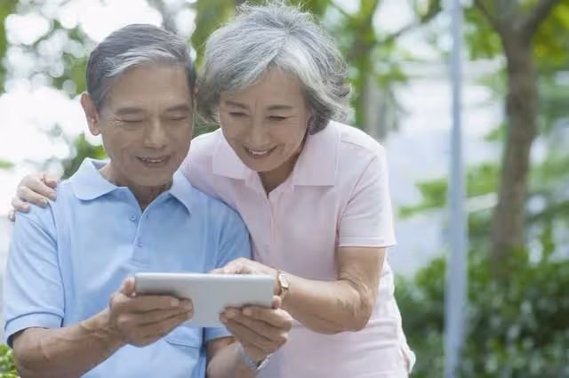 我換了大房子請客慶祝,我爸卻黑著臉掀了桌子