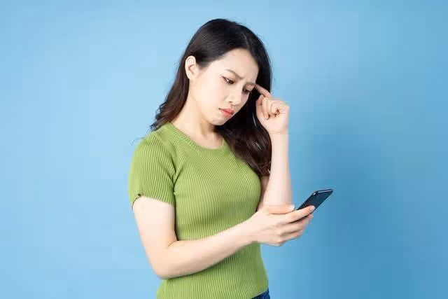我換了大房子請客慶祝,我爸卻黑著臉掀了桌子