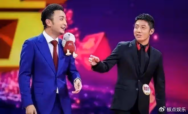 父親是清華校長,他是央視金牌主持人,如今62歲為何還是單身?