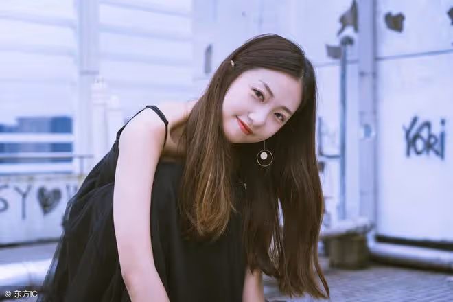 現在的男人怎麼了？大齡剩女就不能要求有房有車？這樣就是物質女