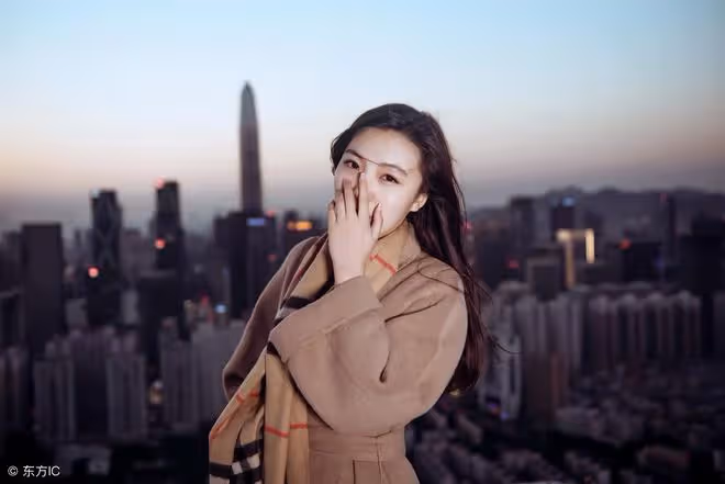 剩女說：難得遇見一個心儀的相親對象，但看了他朋友圈後拉黑了他
