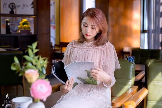 35歲的大齡剩女說:有財有貌,卻在相親時敗給年輕的「鳳凰女」