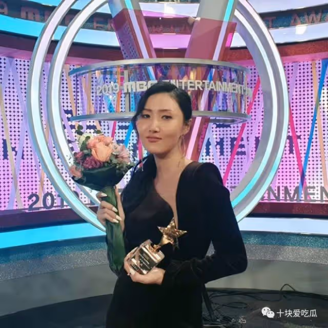 知名女愛豆「擦邊」被投訴?網友:辣眼睛!