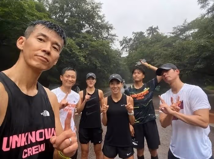 朴寶劍喜歡雨天跑步，秀出肌肉外觀健碩，韓國遭受暴雨也堅持跑步