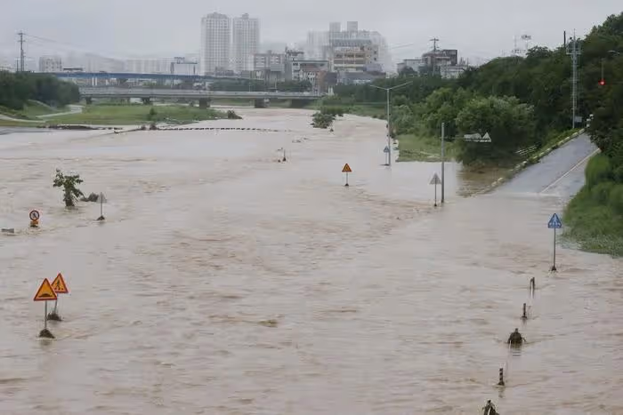 朴寶劍喜歡雨天跑步，秀出肌肉外觀健碩，韓國遭受暴雨也堅持跑步