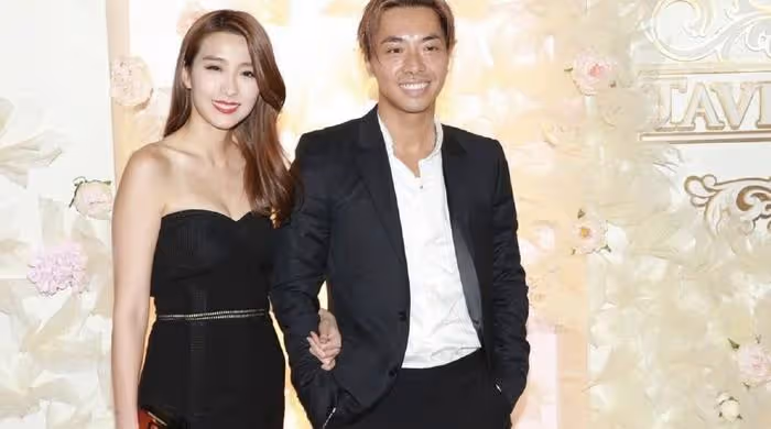 35歲香港歌手嫁入豪門,與姚子羚前任秘密結婚,男方花過億買婚房