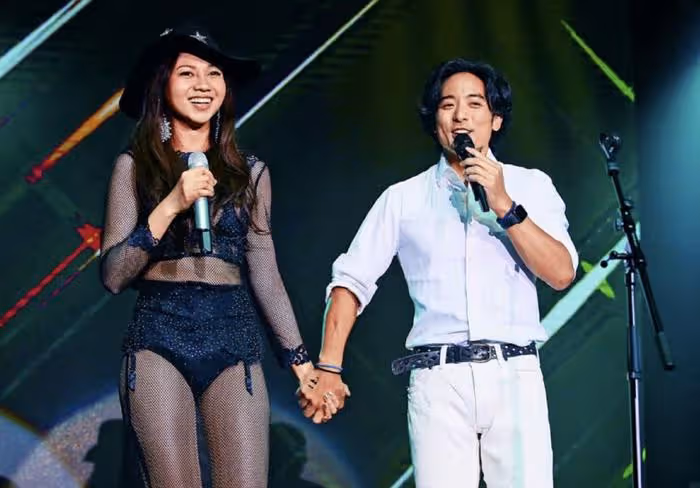 35歲香港歌手嫁入豪門,與姚子羚前任秘密結婚,男方花過億買婚房
