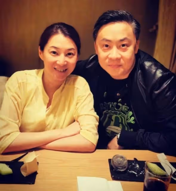 浪漫!前港姐與老公慶結婚周年,攜兩子改嫁新加坡富商成幸福少奶