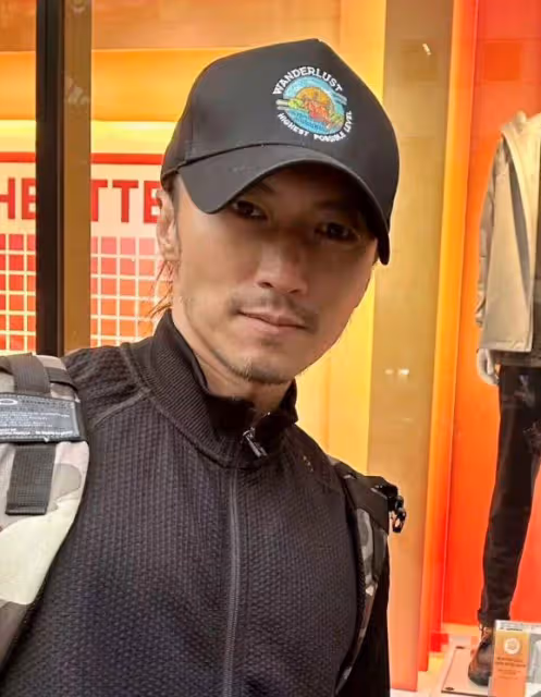 謝霆鋒帶大兒子澳洲度假,16歲Lucas駝背明顯,脖子前傾儀態差