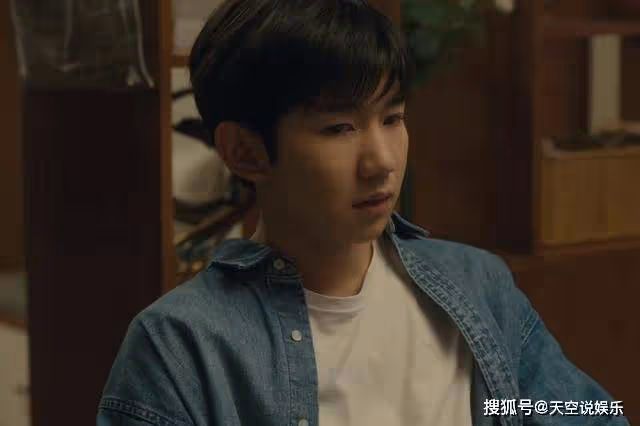 《追光的日子》郭京飛王源的一場吃戲,拉開了實力派與偶像派的差距