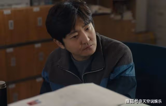 《追光的日子》郭京飛王源的一場吃戲,拉開了實力派與偶像派的差距