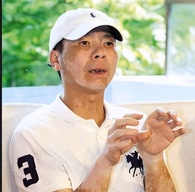 眾星祝賀王寶強《八角籠中》票房12億,只有馮小剛說得一針見血